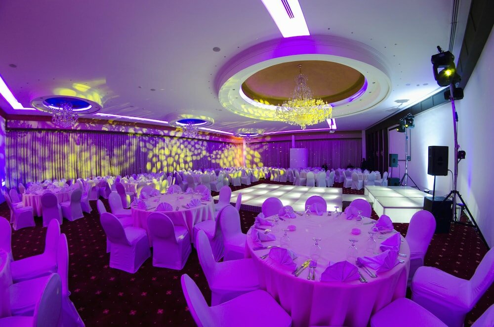 Фото Meneur Hotel