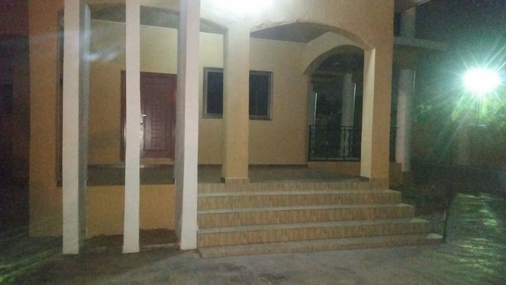 Фото Sweetwater Guest House