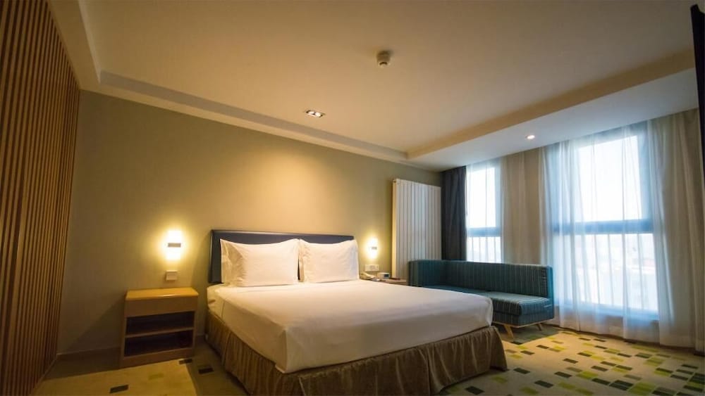 Фото Holiday Inn Express Zhangjiakou Park View