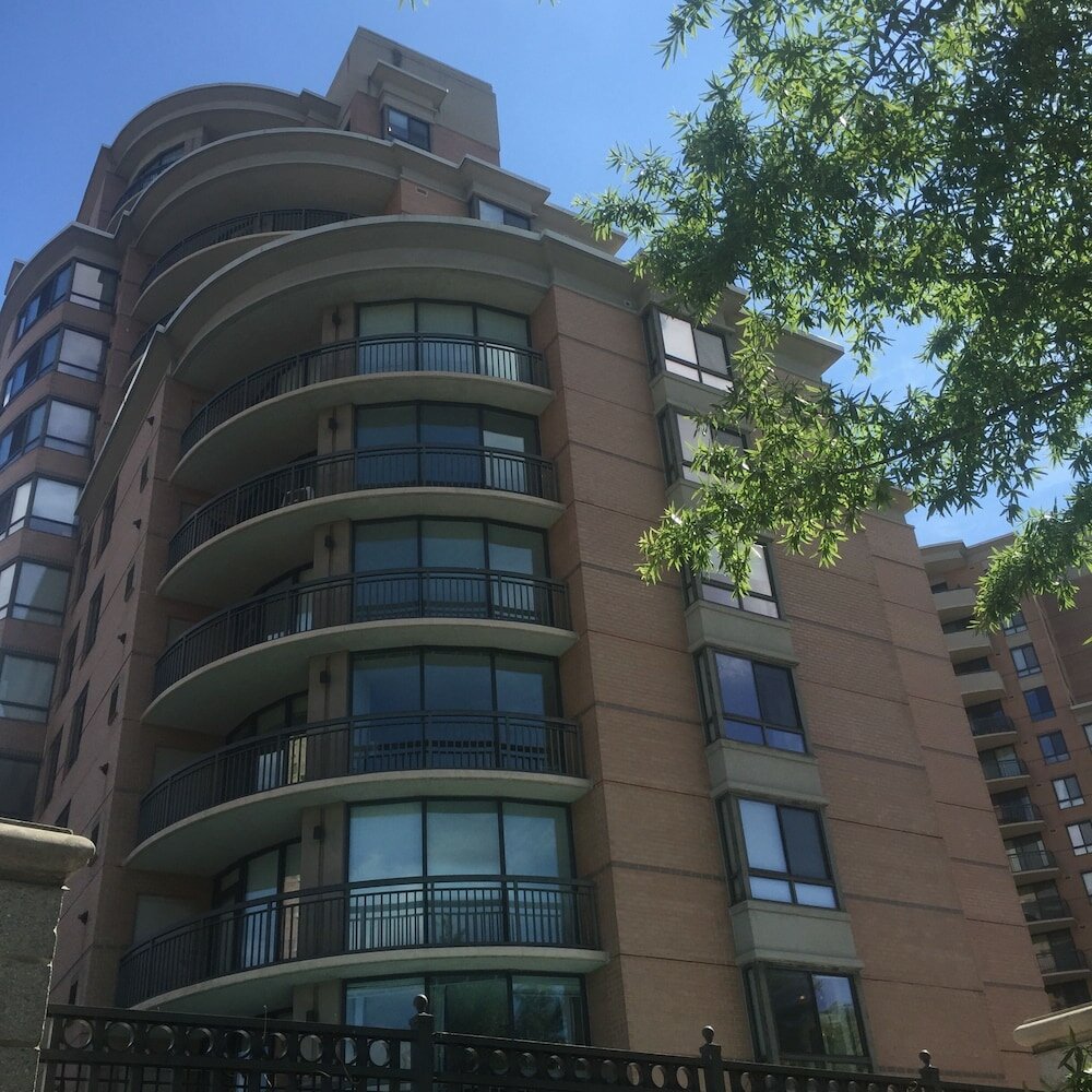 Фото Instrata by Executive Apartments