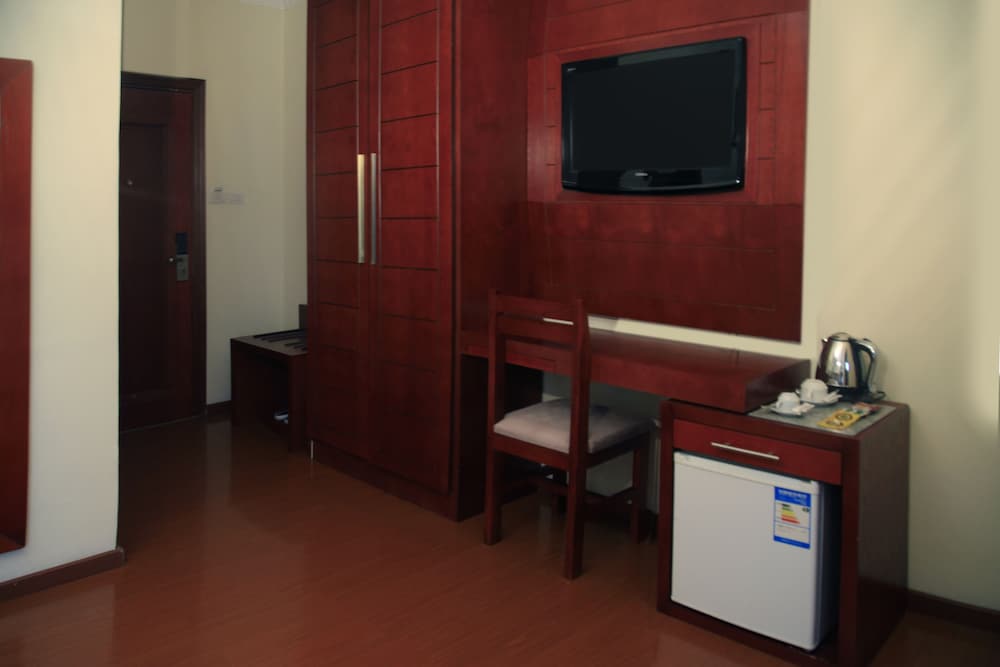 Фото Blue Birds International Hotel