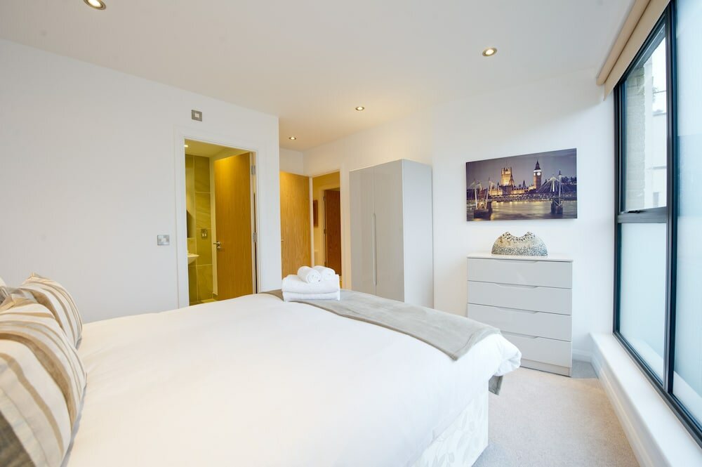 Фото London Bridge – Tooley St by Flying Butler