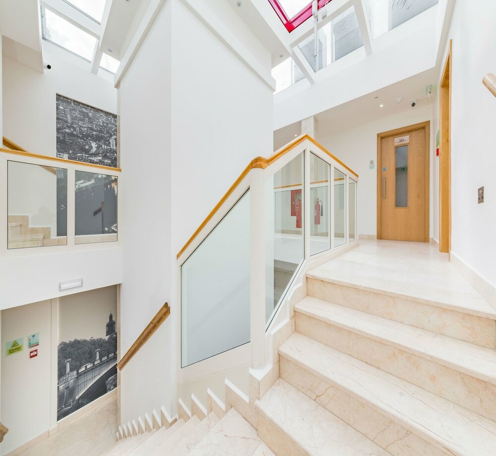 Фото The Lion & Key Hotel