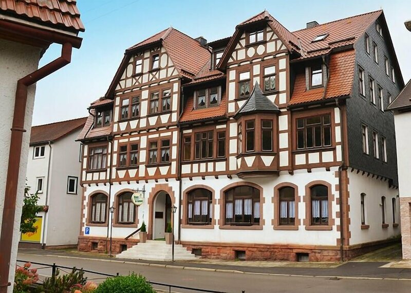 Гостиница Hotel Restaurant Zur Hallenburg