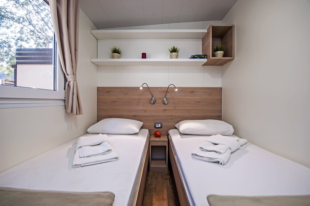 Фото Mediteran kamp Mobile Homes in Camping Klenovica