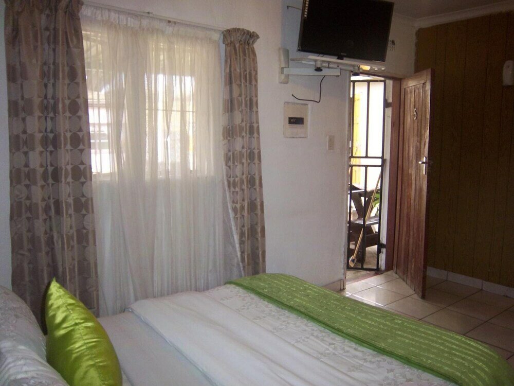 Фото Franchise Guest House