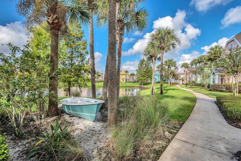 Фото Runaway Beach Club Resort