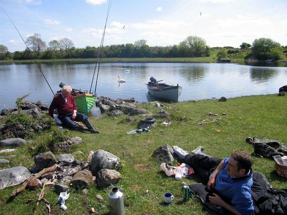 Фото The Waterfront House Country Home