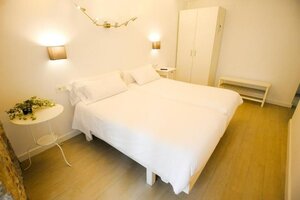 Artea Narrika (Comunidad Autónoma del País Vasco, Guipúzcoa, Donostia - San Sebastián, Plaza de Sarriegi), hotel