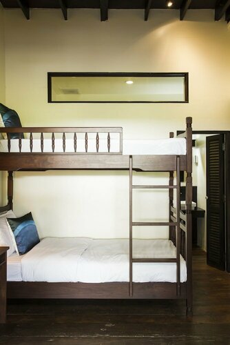 Гостиница Baan Luang Rajamaitri Historic Inn в Чантхабури