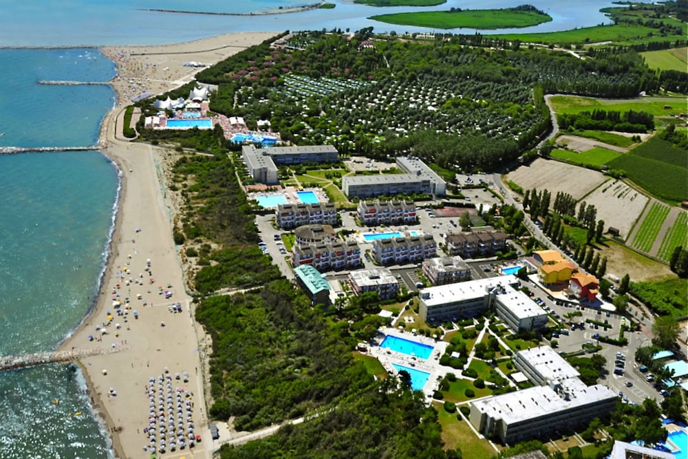 Фото Isaresidence Holiday Resort