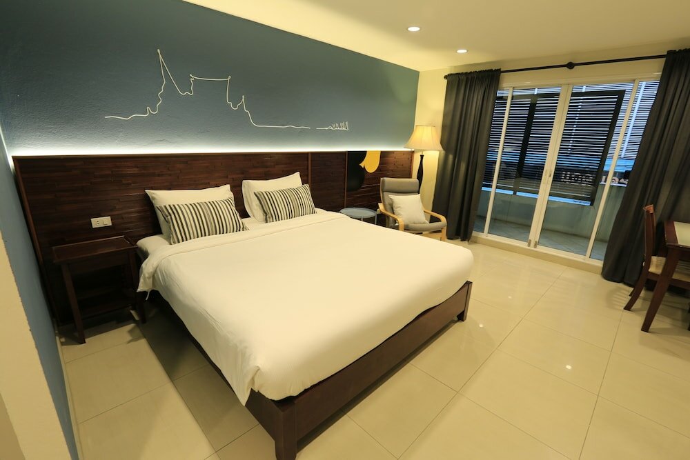 Фото The Royal Bee Apart Hotel