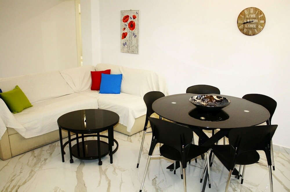 Фото Salonikiou Beach Deluxe Apartments