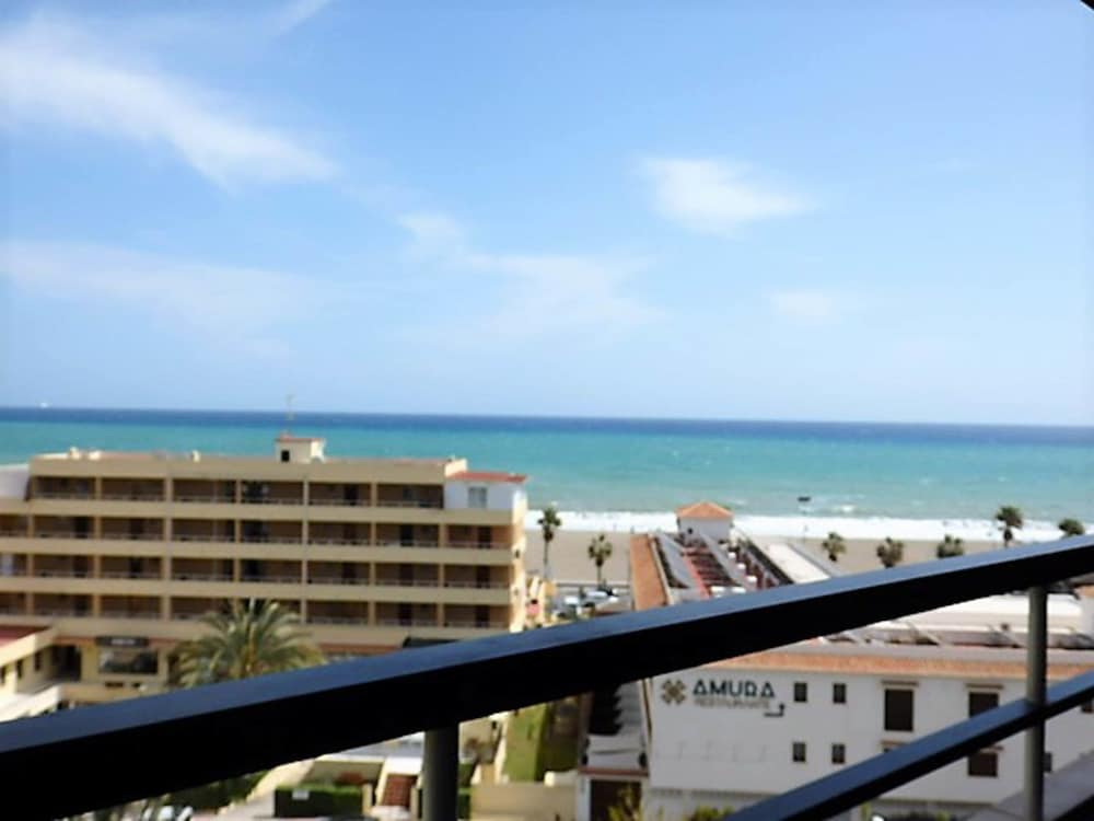 Фото Waterfront Playamar Apartments