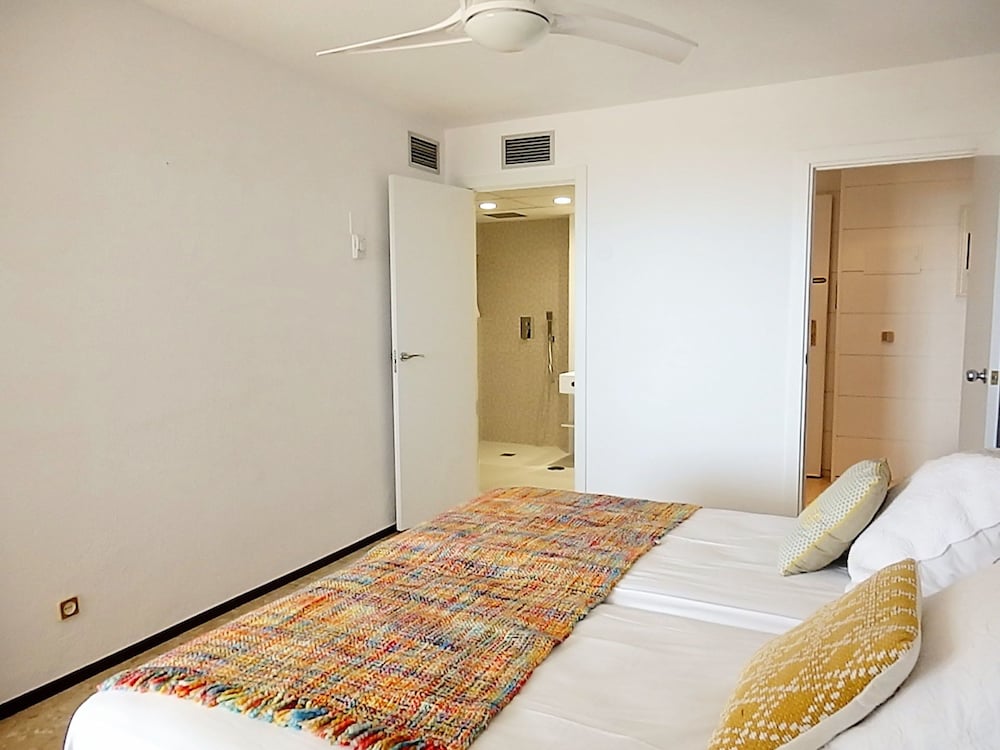 Фото Waterfront Playamar Apartments