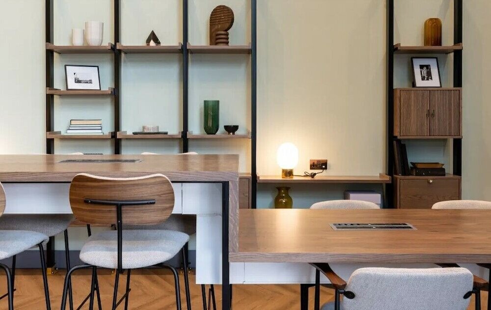 Фото Croydon by Charles Hope