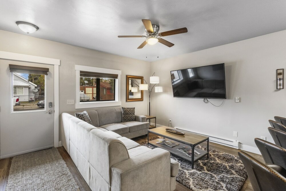 Фото The Yellowstone Hideaway Unit A