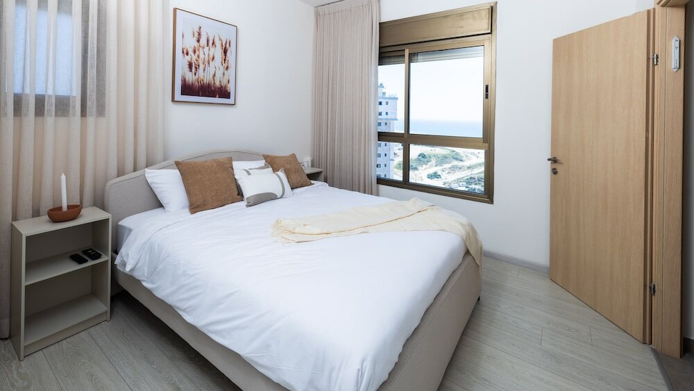 Фото SeaFront Luxurious 3 Br Apartment