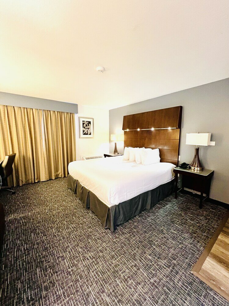 Фото Quality Inn & Suites