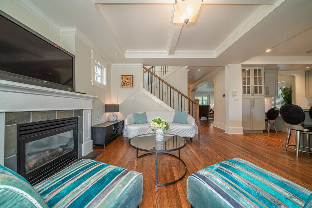 Фото Elegant & Cozy Escape West Vancouver