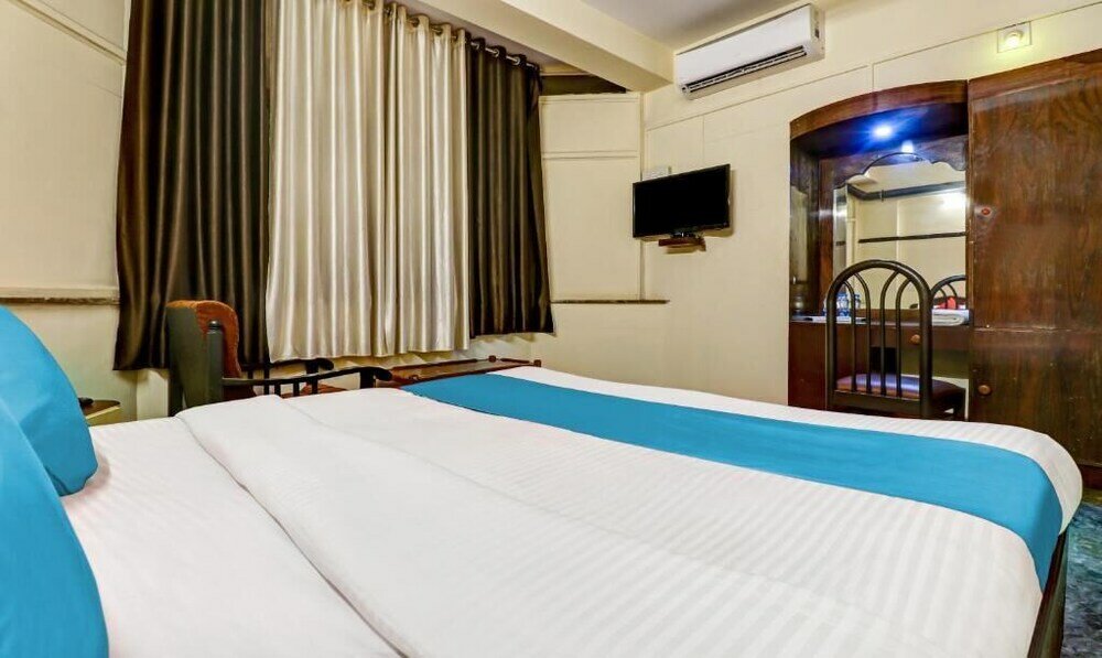 Фото Hotel Rvees Regency