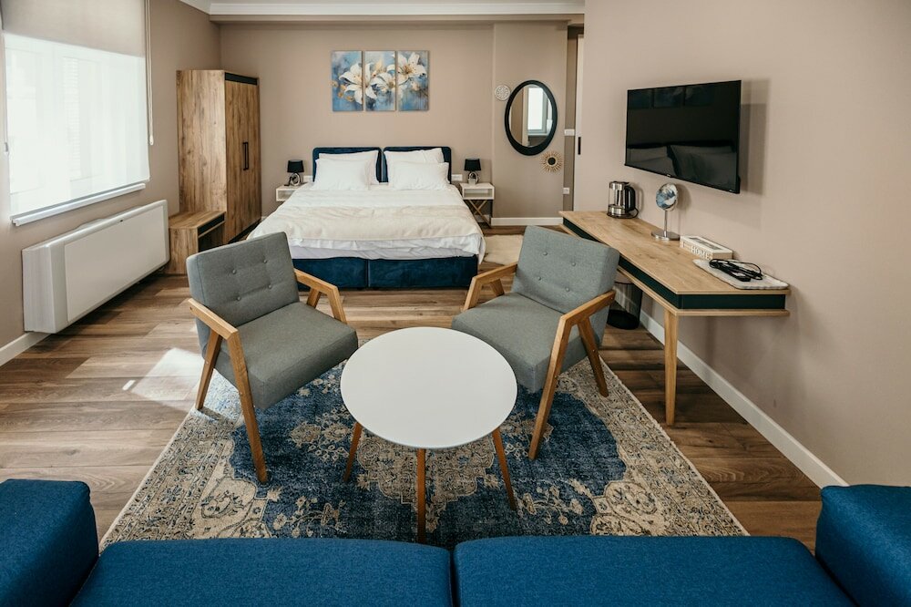 Фото Pansion Fawlty Towers