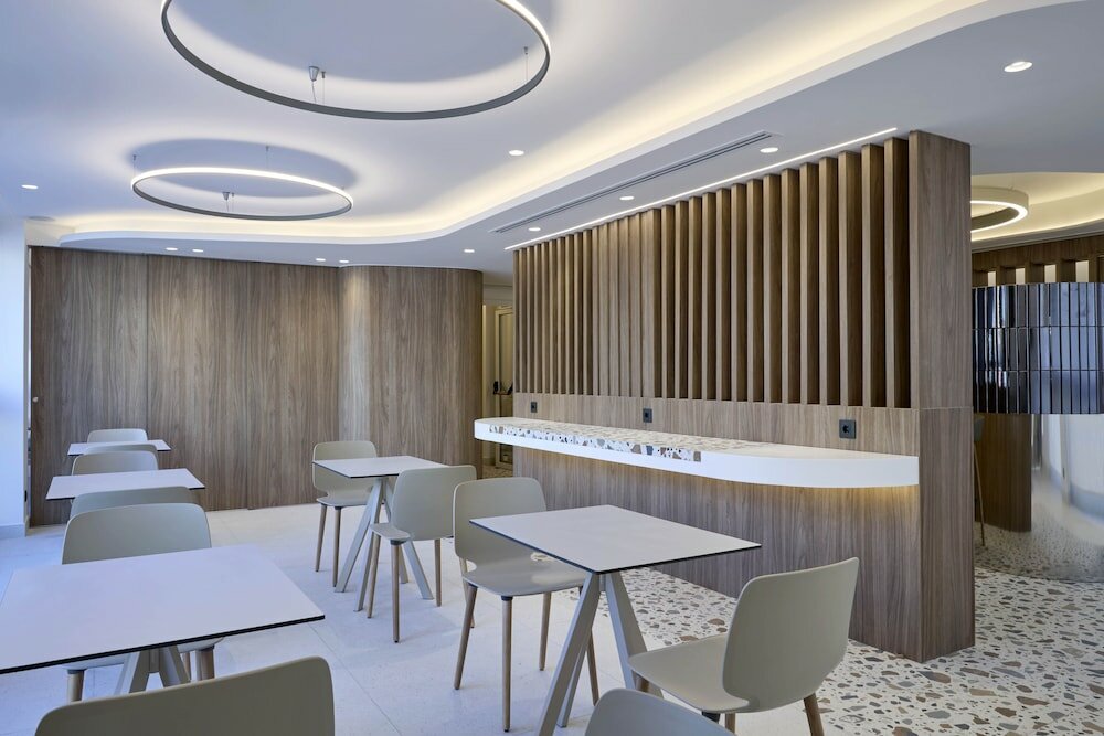 Фото Twinn Downtown Piraeus