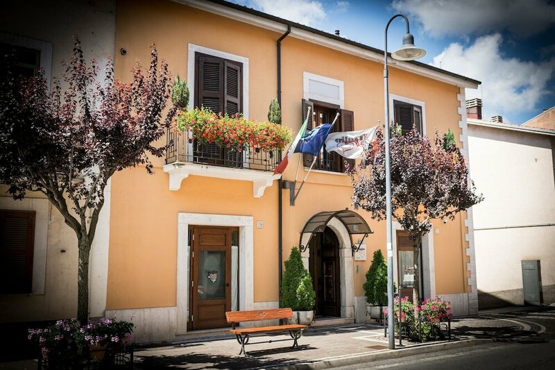 Гостиница Il Tiglio Hotel в Кастели-ди-Сангро