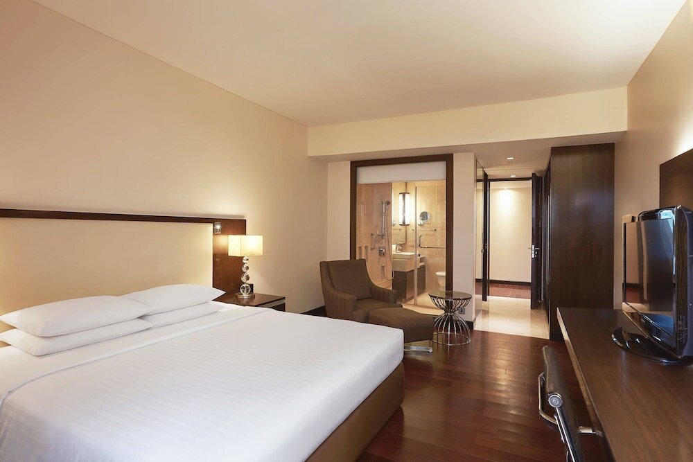 Фото Courtyard by Marriott Mumbai International Airport