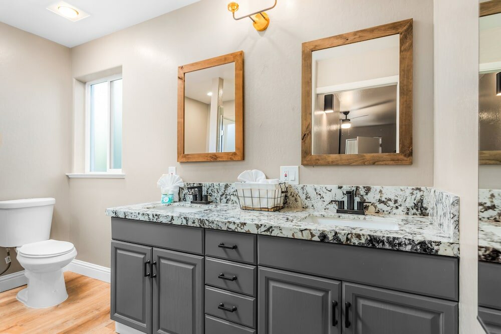 Фото The Inn at Boatworks