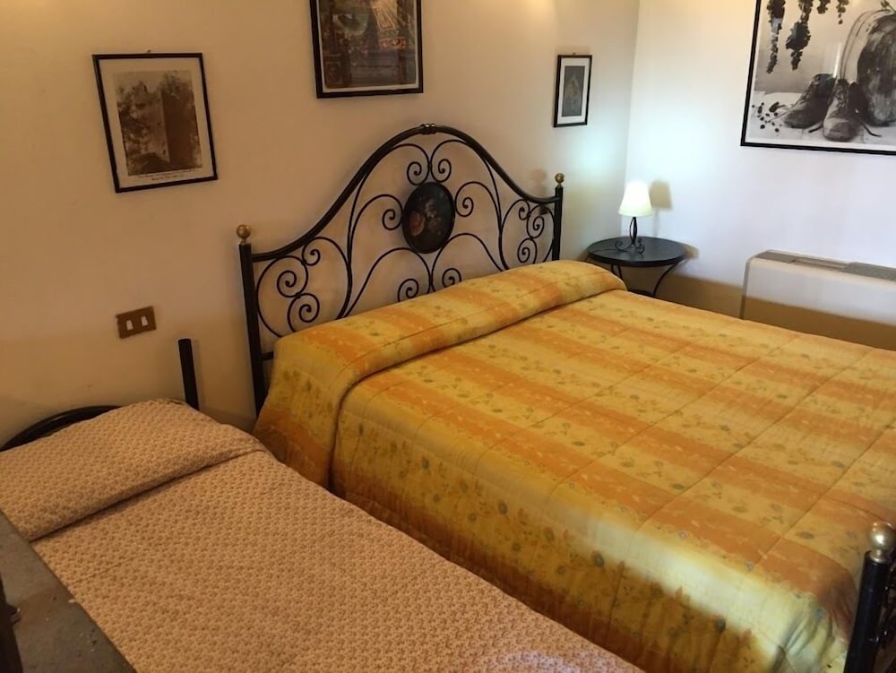 Фото Agriturismo Monte Due Torri