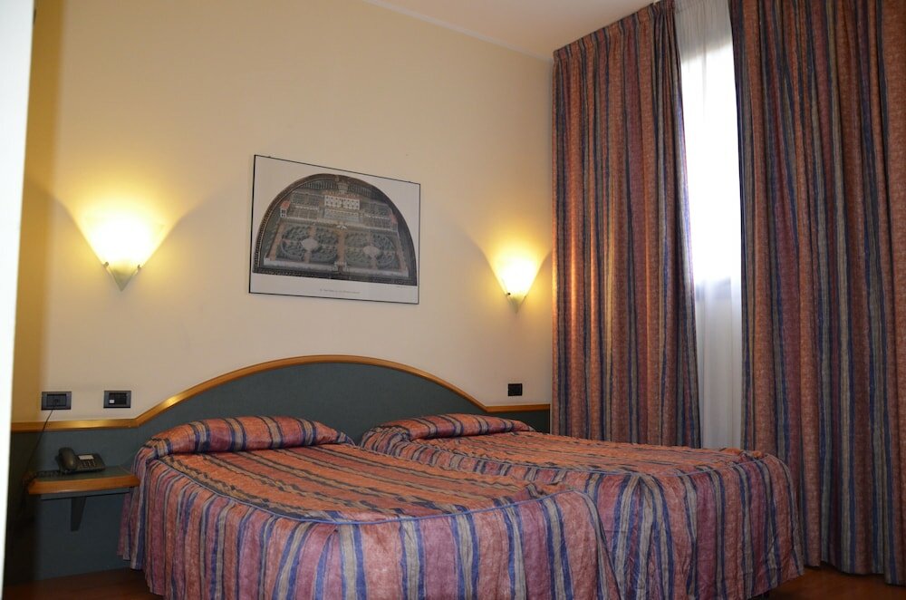 Фото Hotel Alexander