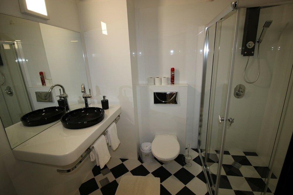 Фото Rich Royal Suites