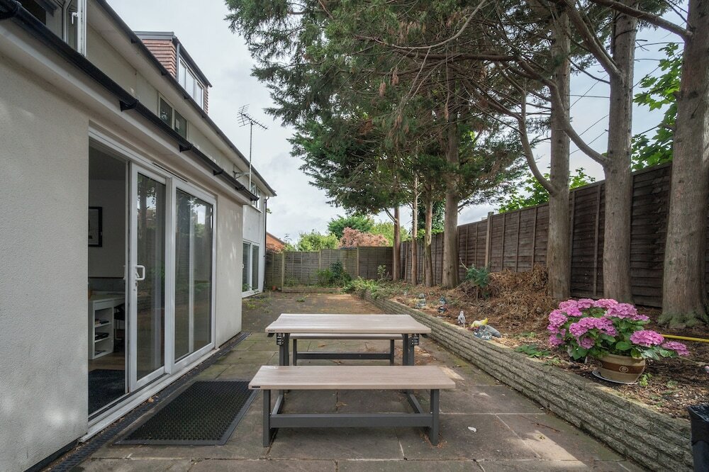 Фото Flexistay Aparthotel Sutton