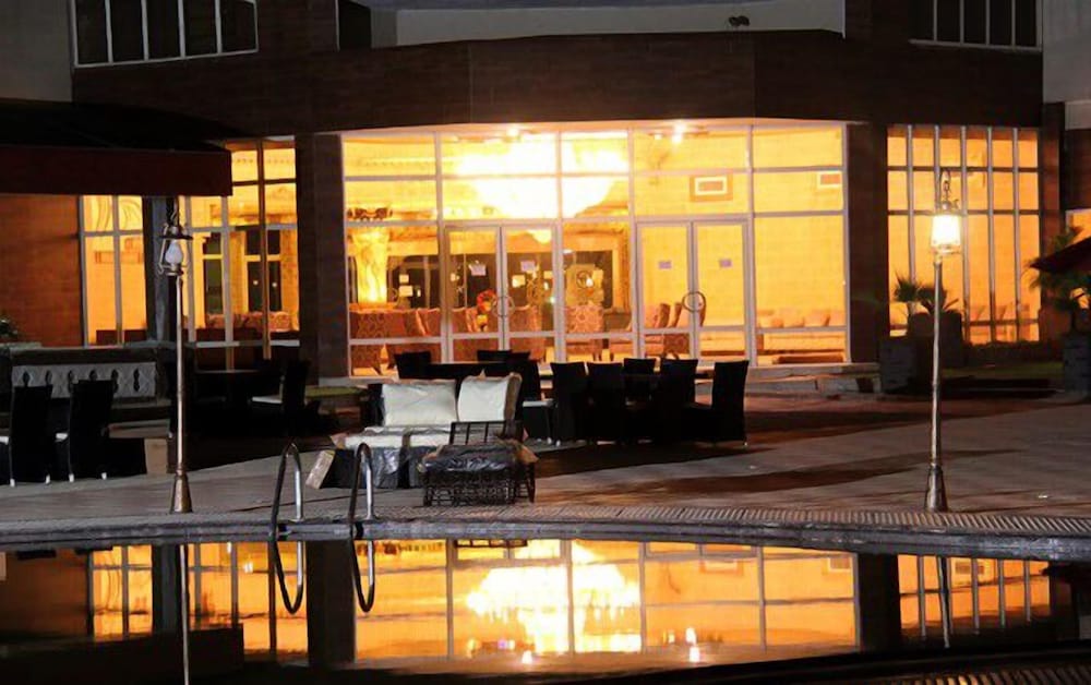 Фото Sandralia Hotel