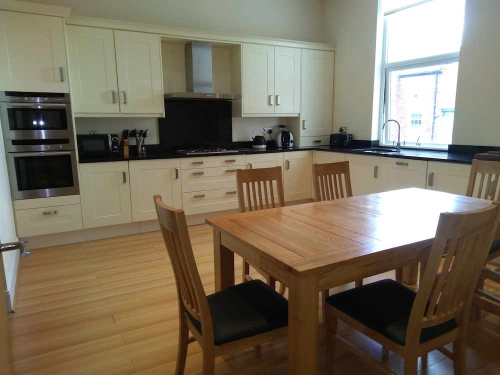 Фото The Shelbourne Apartments