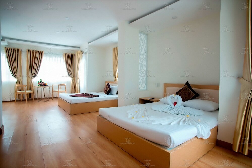 Фото Golden Tulip Hotel