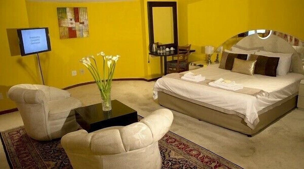 Фото отеля 2