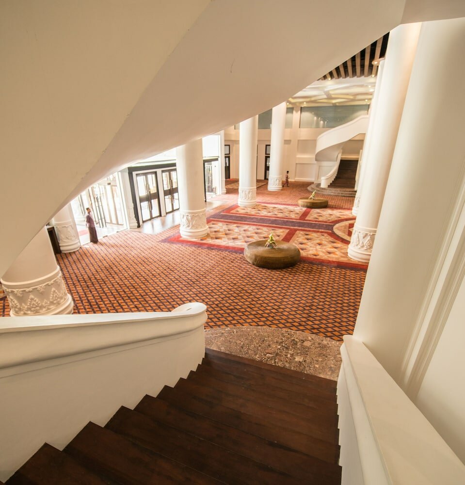 Фото Rose Garden Hotel