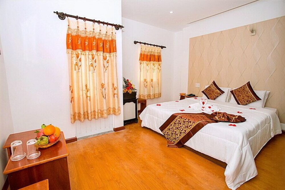 Фото Golden Tulip Hotel