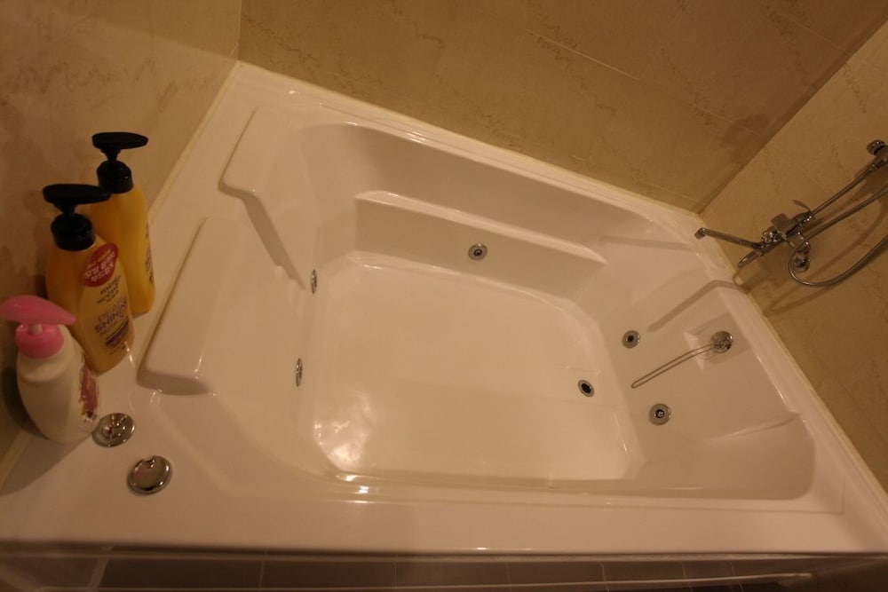 Фото S-Petite Hotel