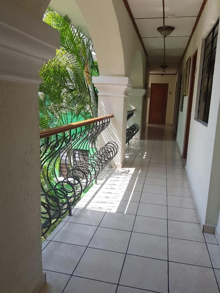 Фото Hotel Villa Serena Escalón