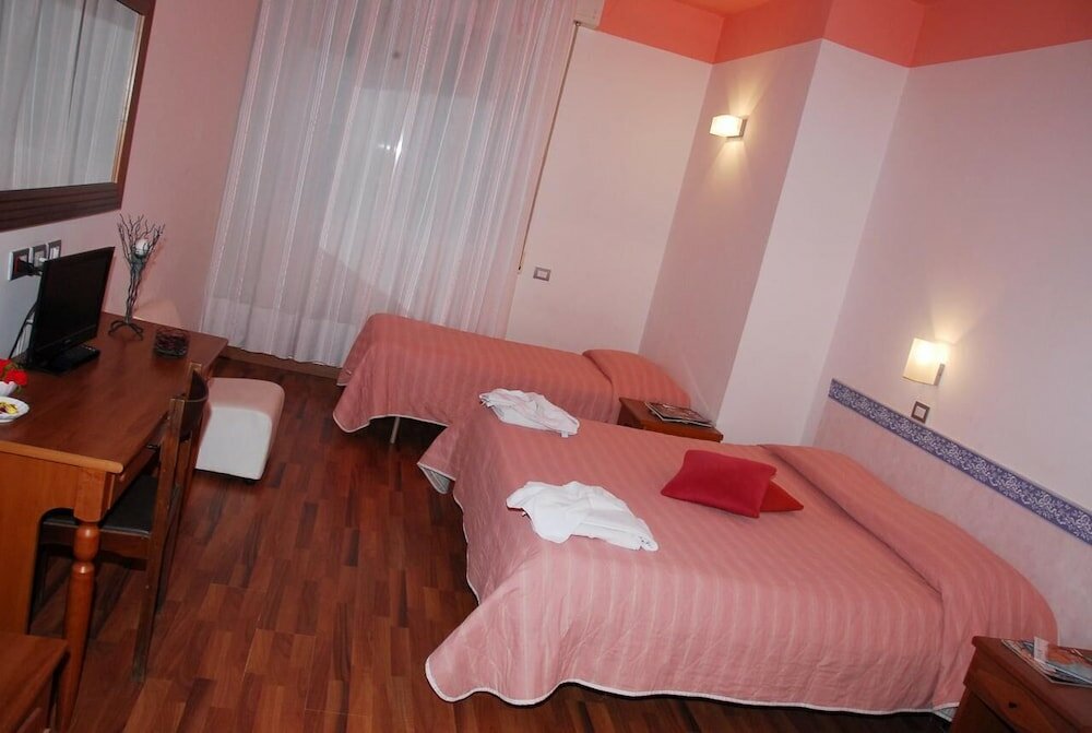 Фото Hotel Golden
