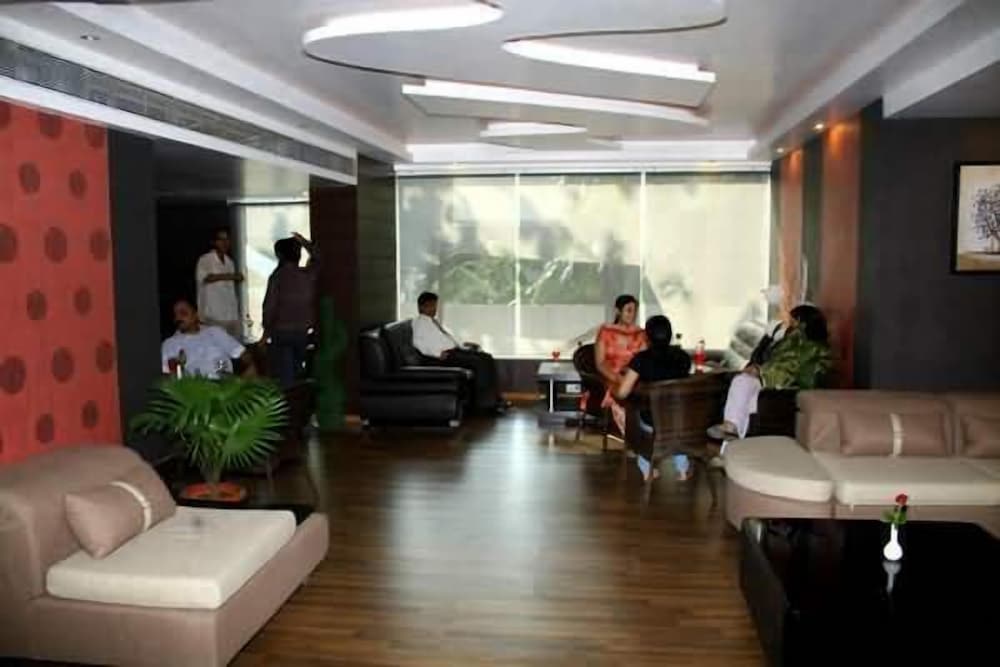 Фото Hotel Gateway Grandeur