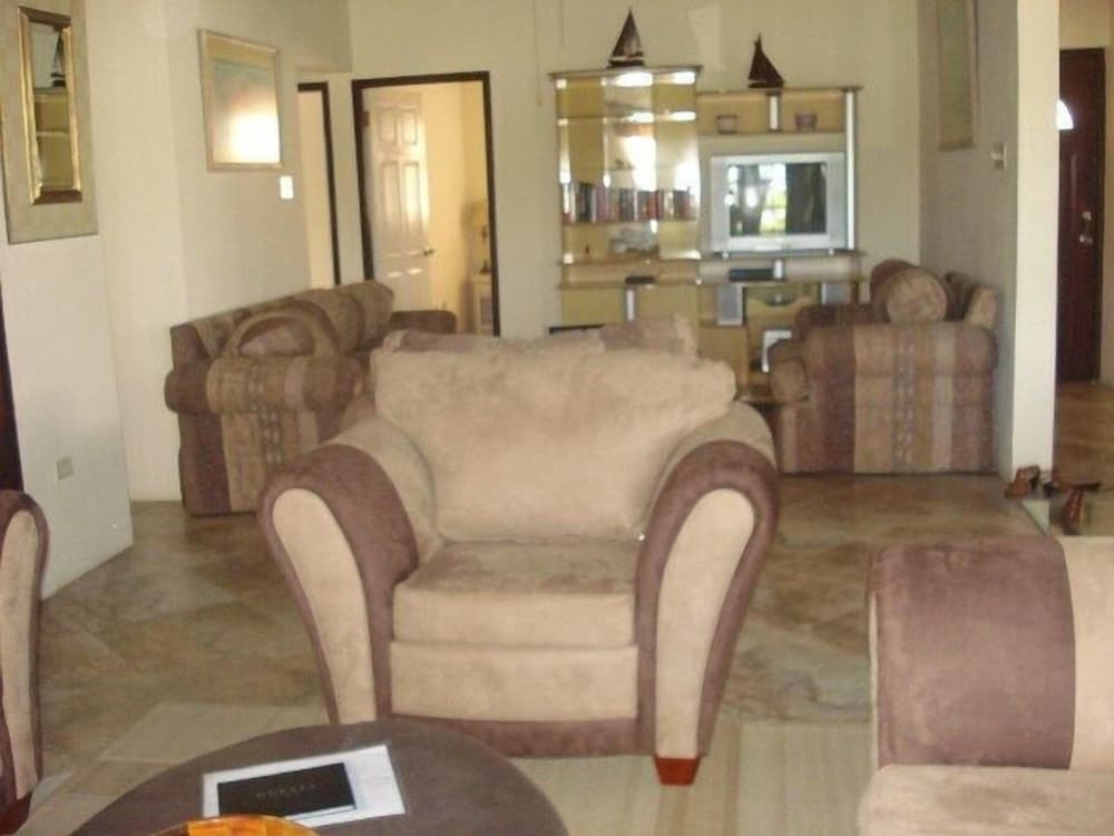 Фото Croton Studio at Sungold House Barbados