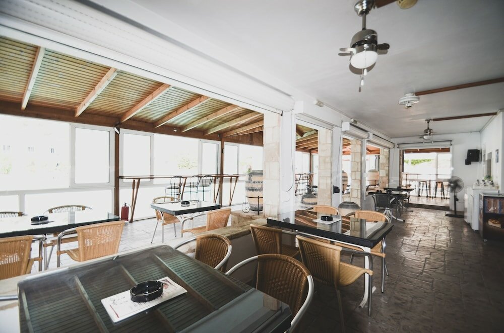 Фото Hotel Pefkos Beach