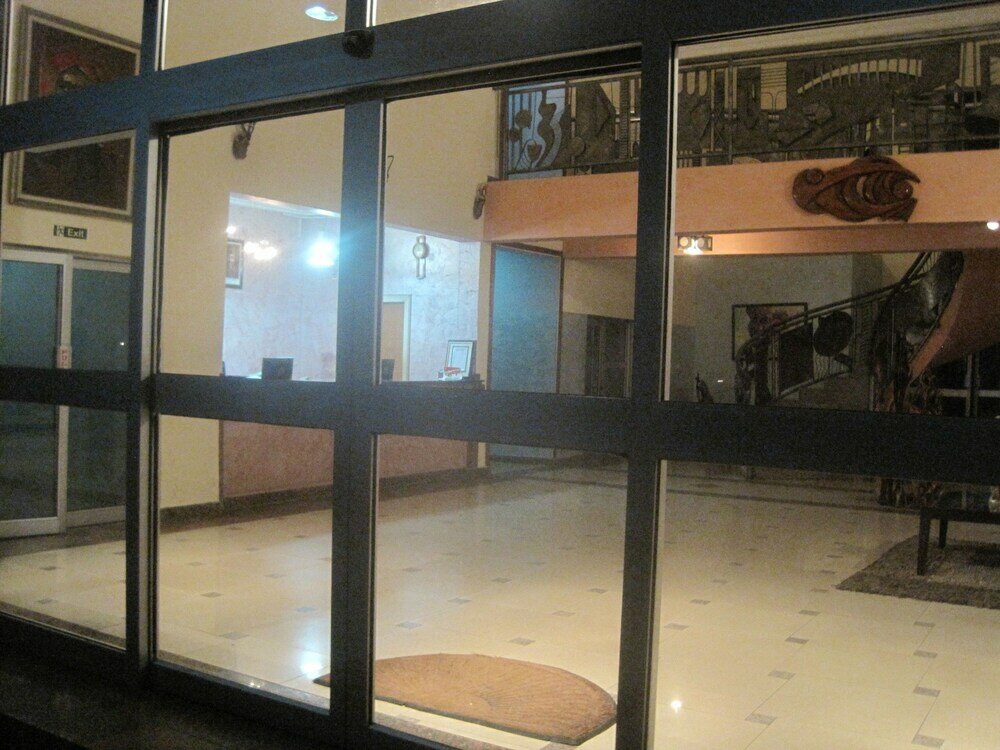 Фото Axari Hotel & Suites