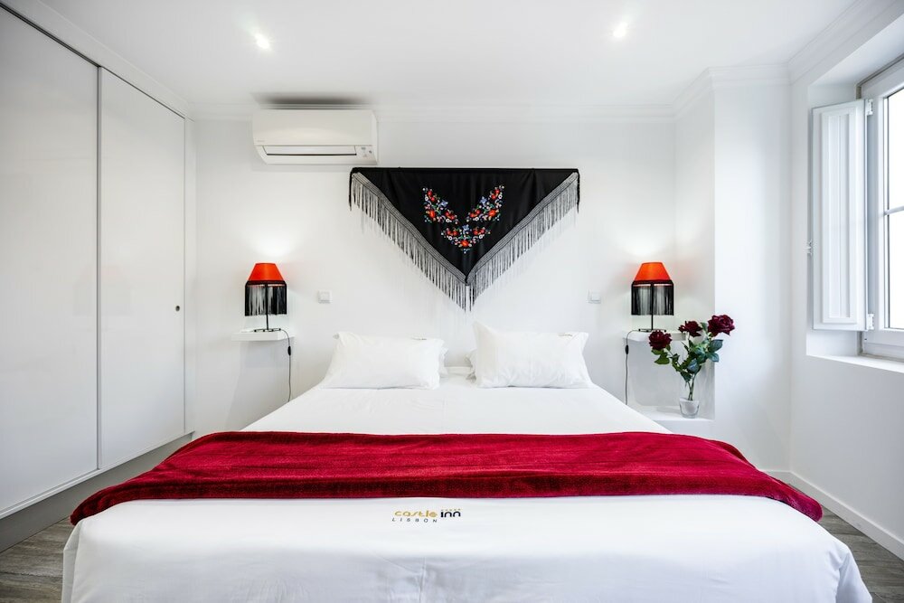 Фото Castle Inn Lisbon