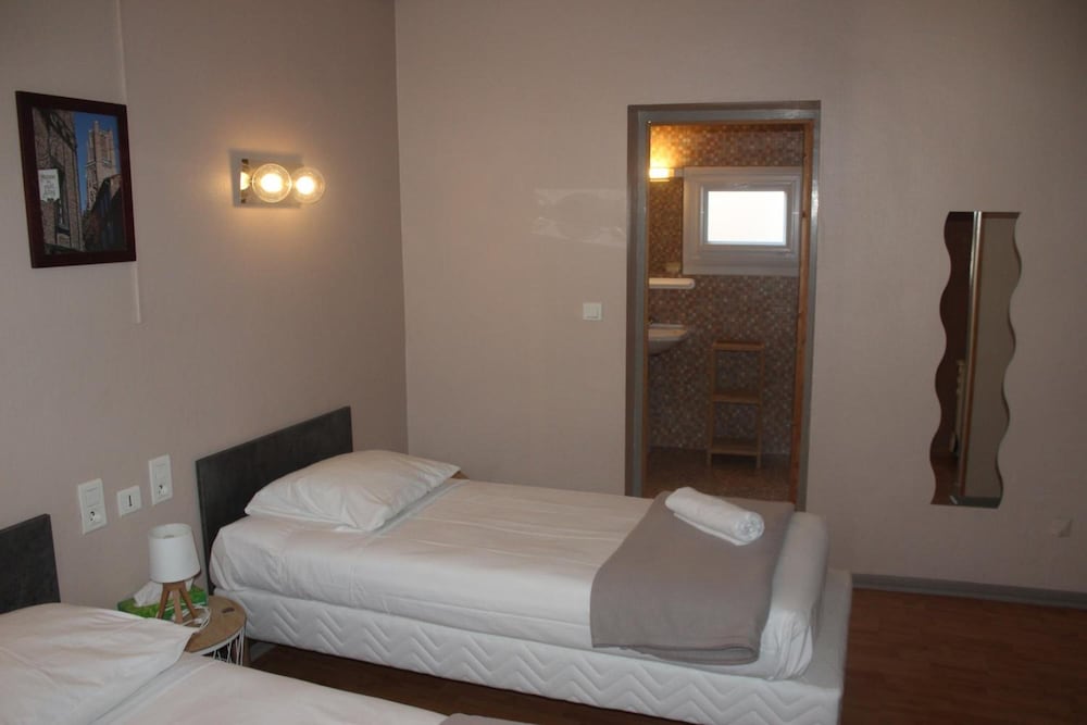 Фото Hôtel Le Rochegude