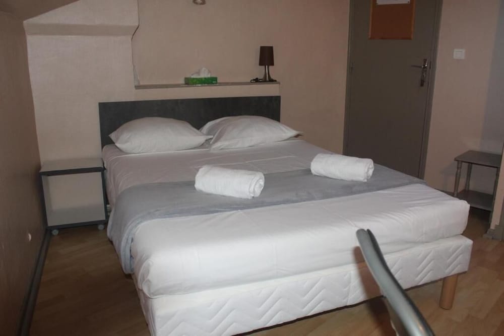 Фото Hôtel Le Rochegude